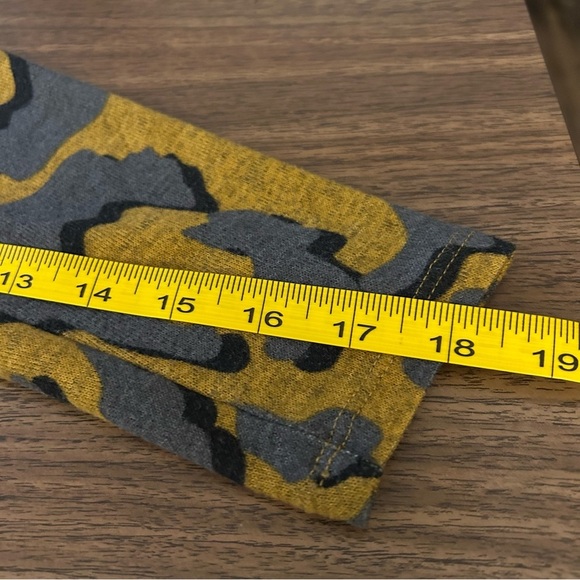 LOCO Leopard Print Mustard and Gray Women's Top S - Picture 11 of 11